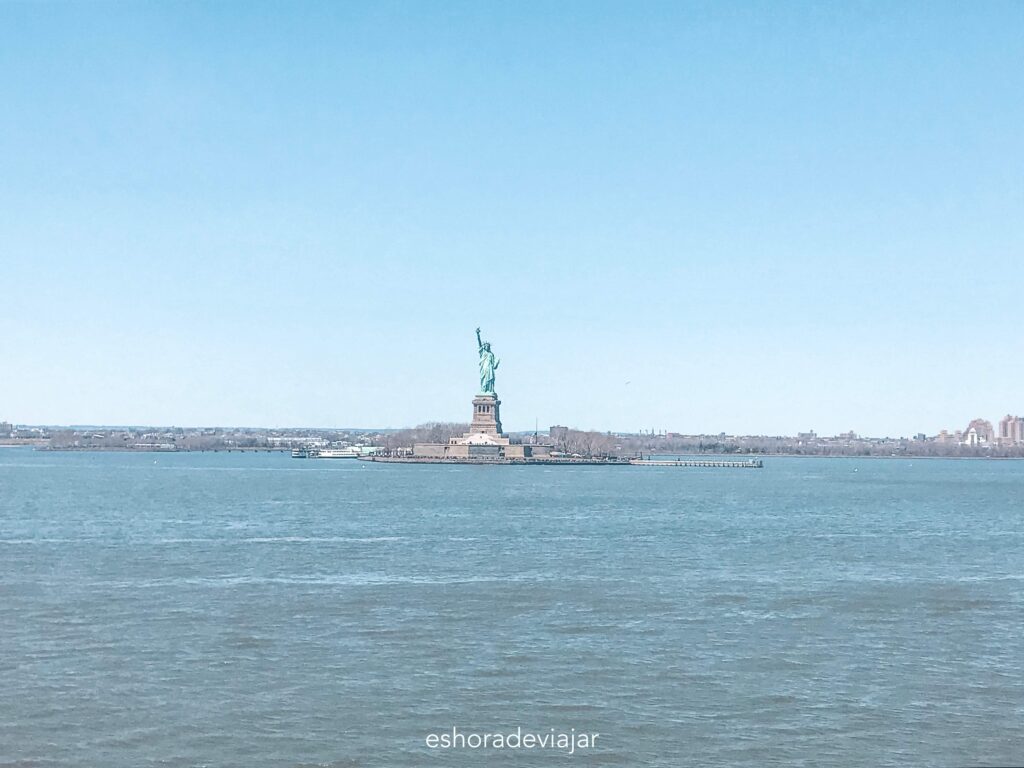 Estatua de la Libertad desde el ferri de Staten Island